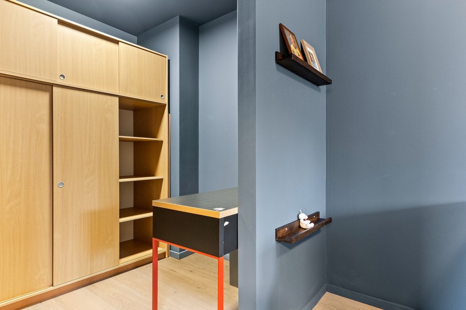 Soverom 2 har god plass til garderobeløsning Galleribilde