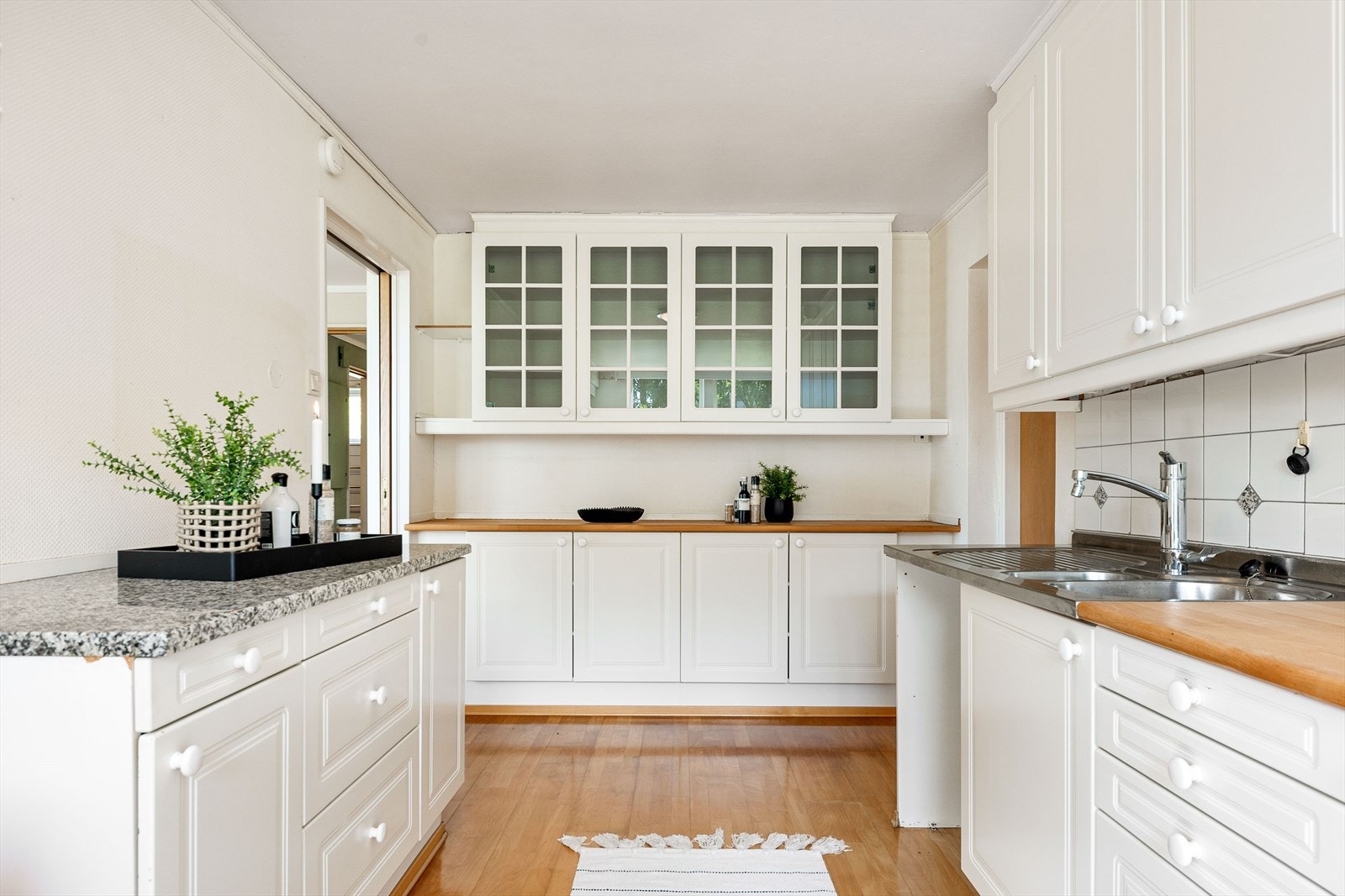 Kjøkkeninnredning fra Sigdal med god oppbevaringsplass Galleribilde