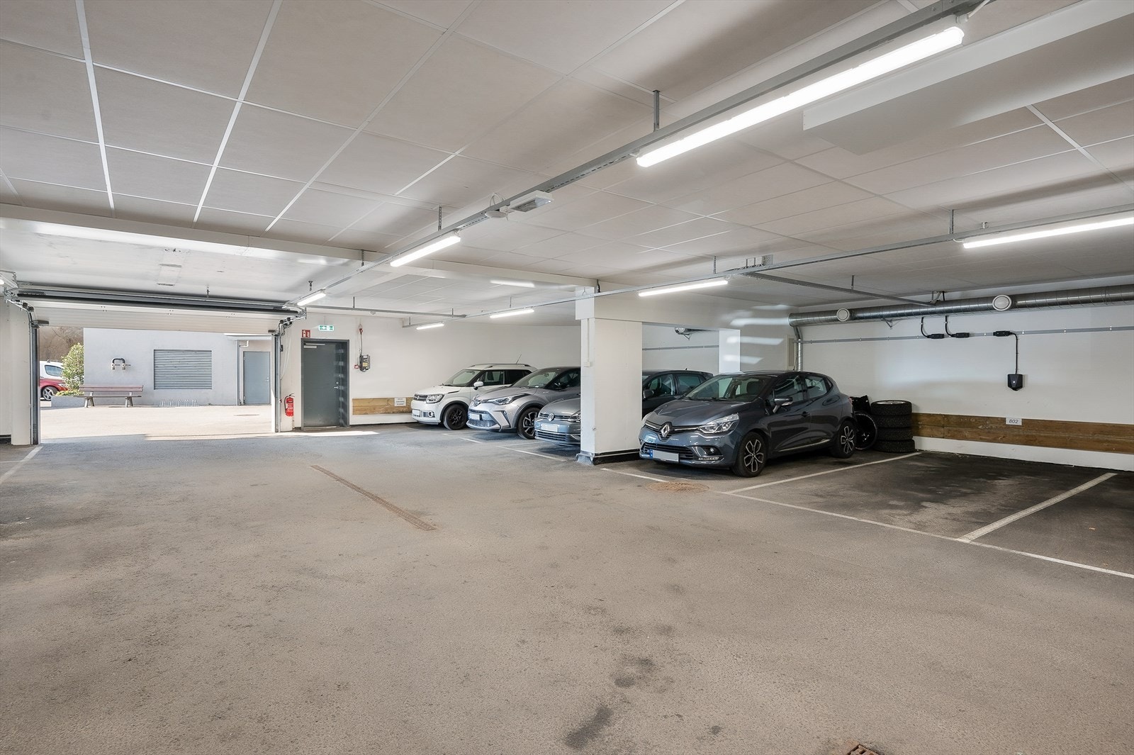 Garasjeplass i 1. etasje Galleribilde