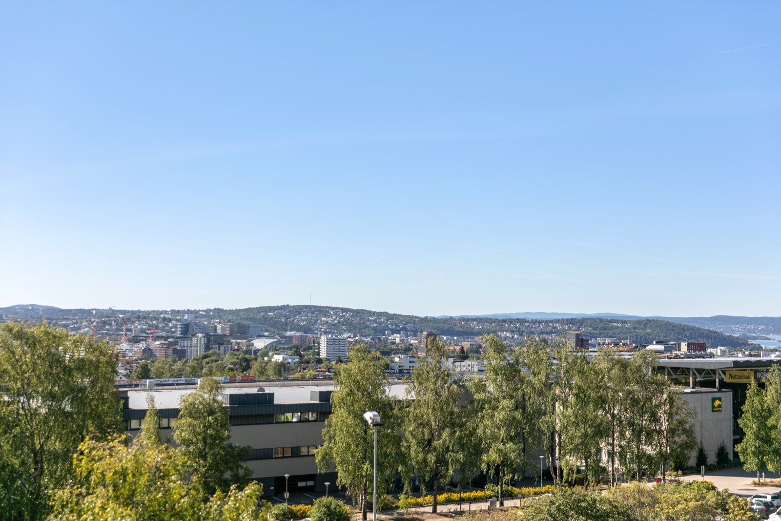 Her nyter du magiske himler når solen går ned Galleribilde