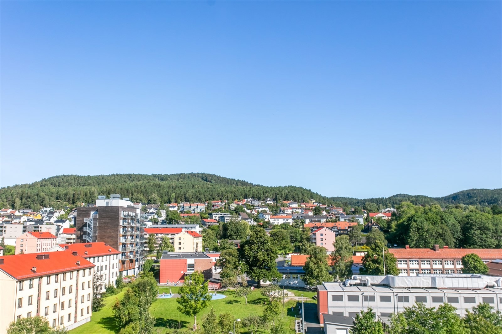 Flott utsikt fra alle rom i leiligheten Galleribilde