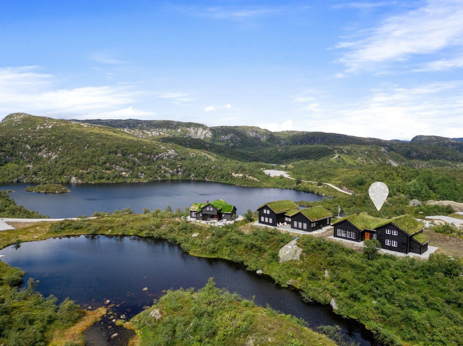 Hytten ligger i nydelige omgivelser og midt i smørøyet på Ådneram - Omringet av flott natur Galleribilde