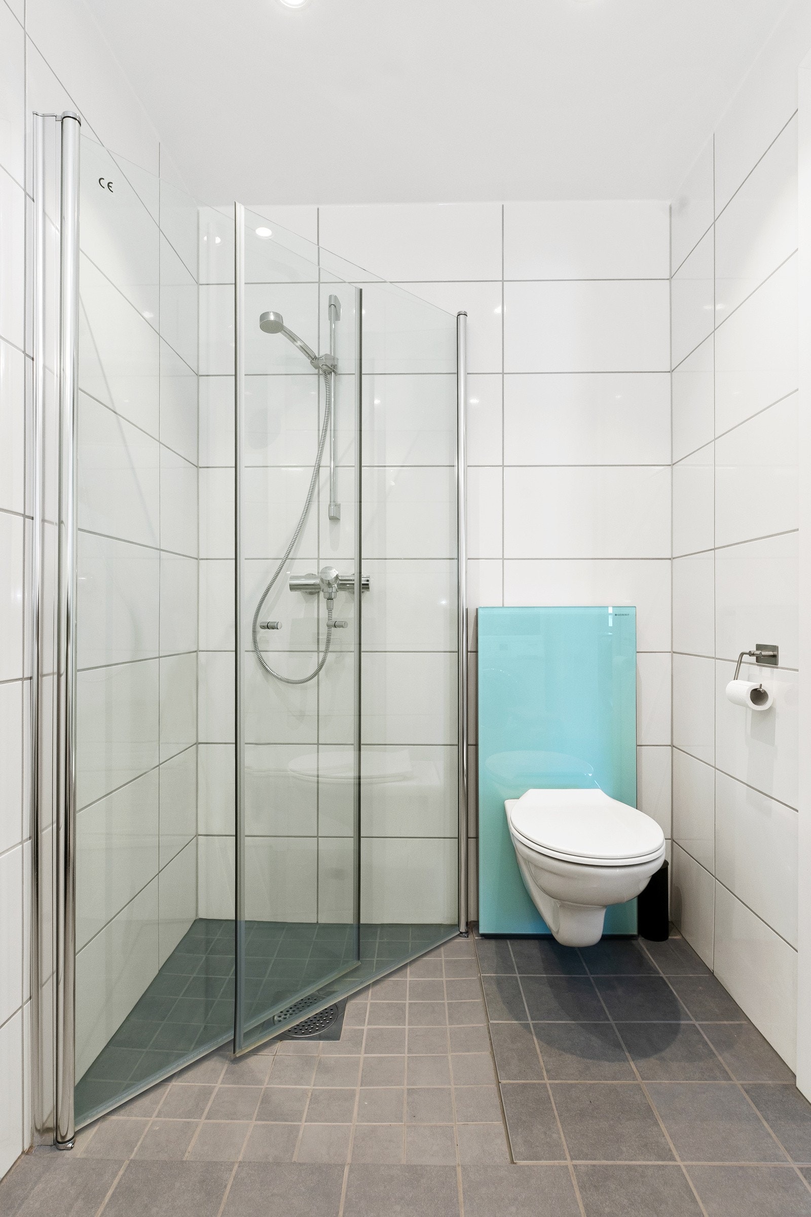 Det er 20*20 flis på gulv og 30*60 flis på vegger Galleribilde