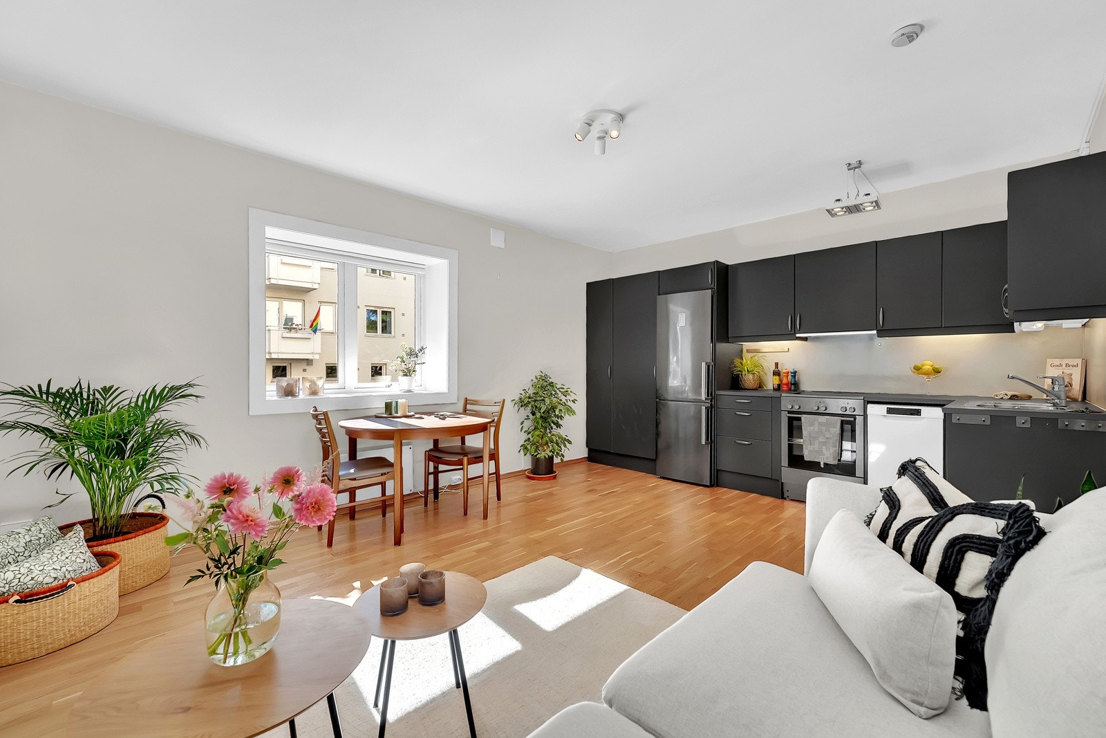 Hjørnestue med plass til spisestue Galleribilde