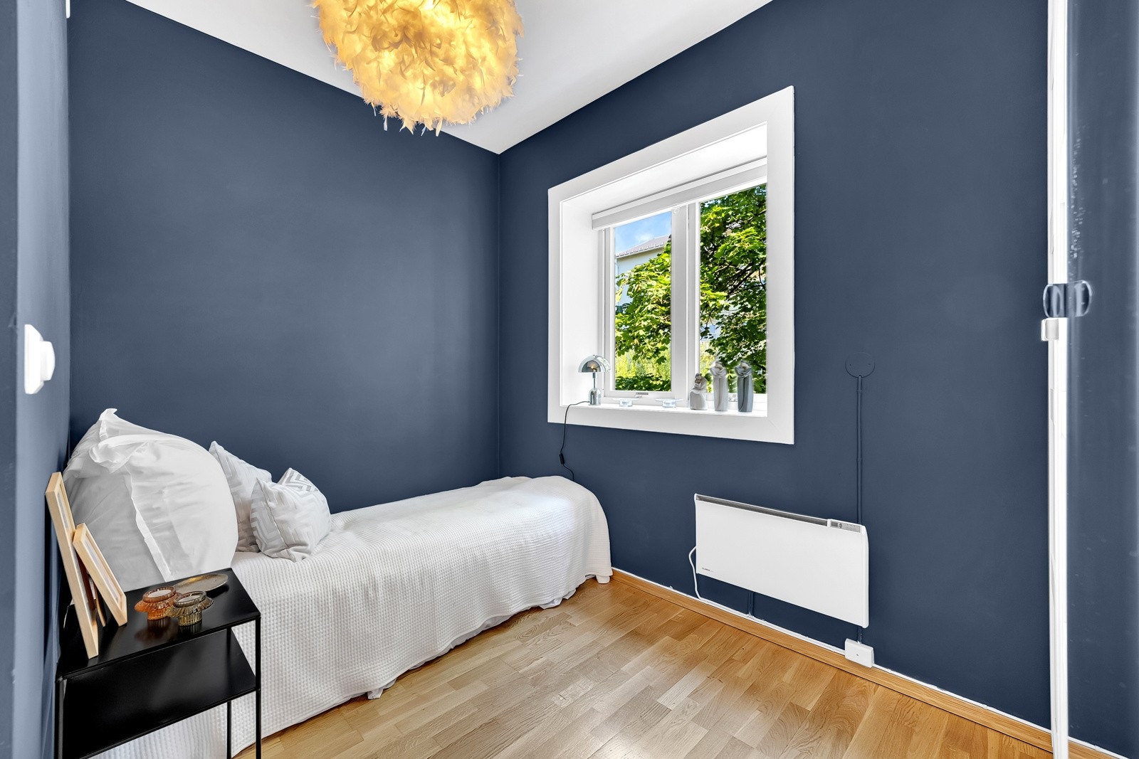 Eget soverom - Fin plass til garderobeskap Galleribilde