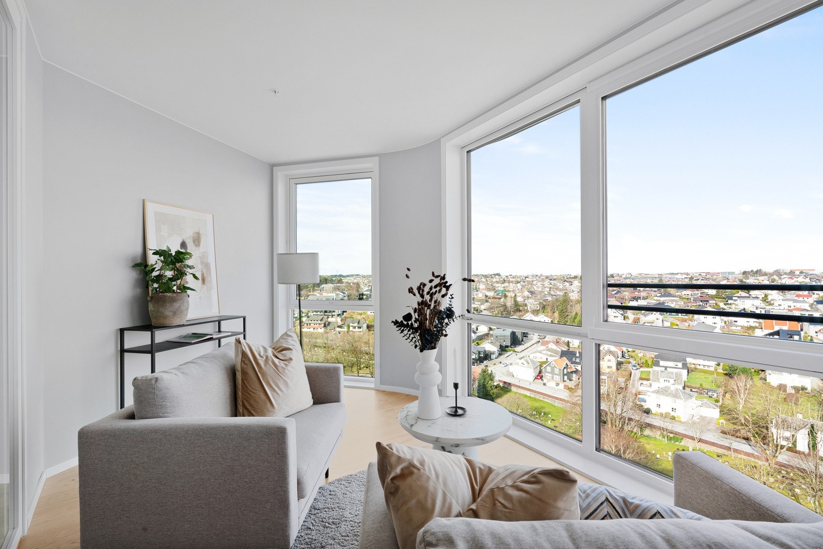 Flott innglasset balkong fra mastersoverom nr 1 Galleribilde