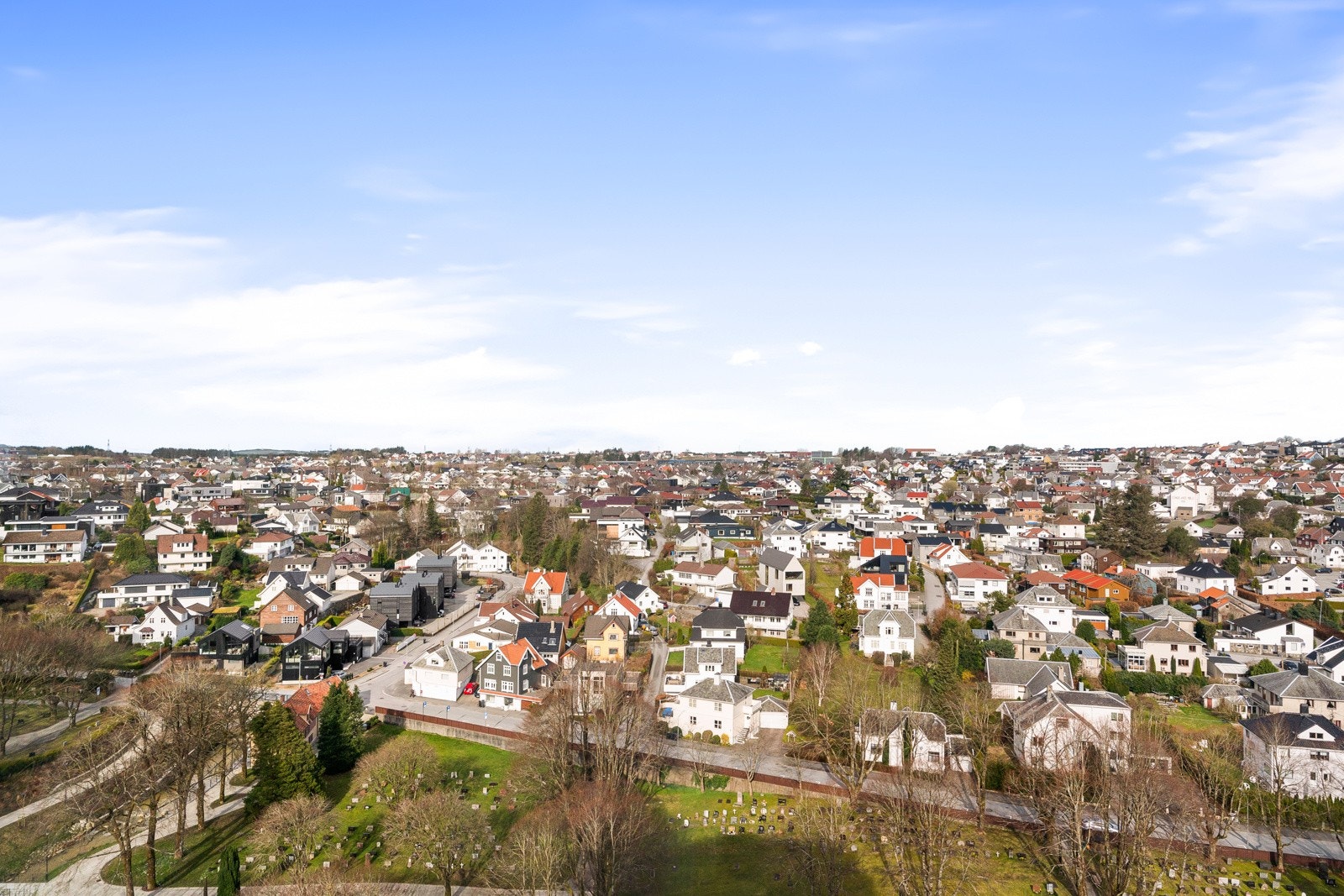 Flott utsikt fra balkong tilknyttet mastersoverom 1 Galleribilde