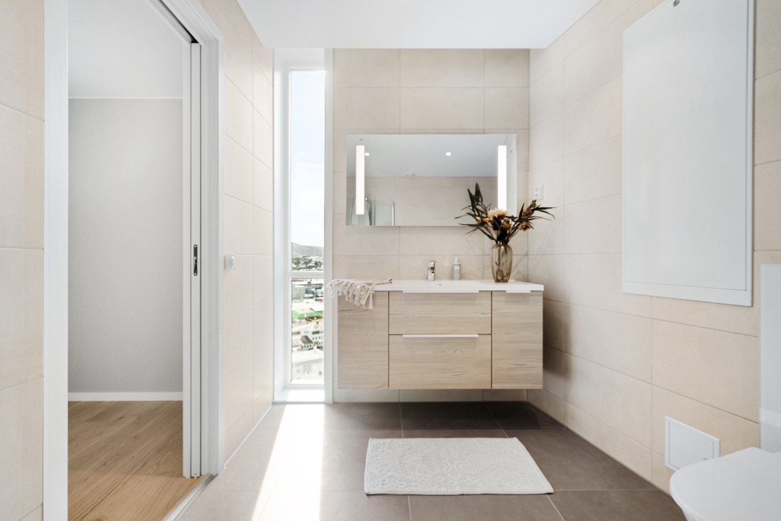 Lyst bad i tilknytning til mastersoverom nr 2 Galleribilde