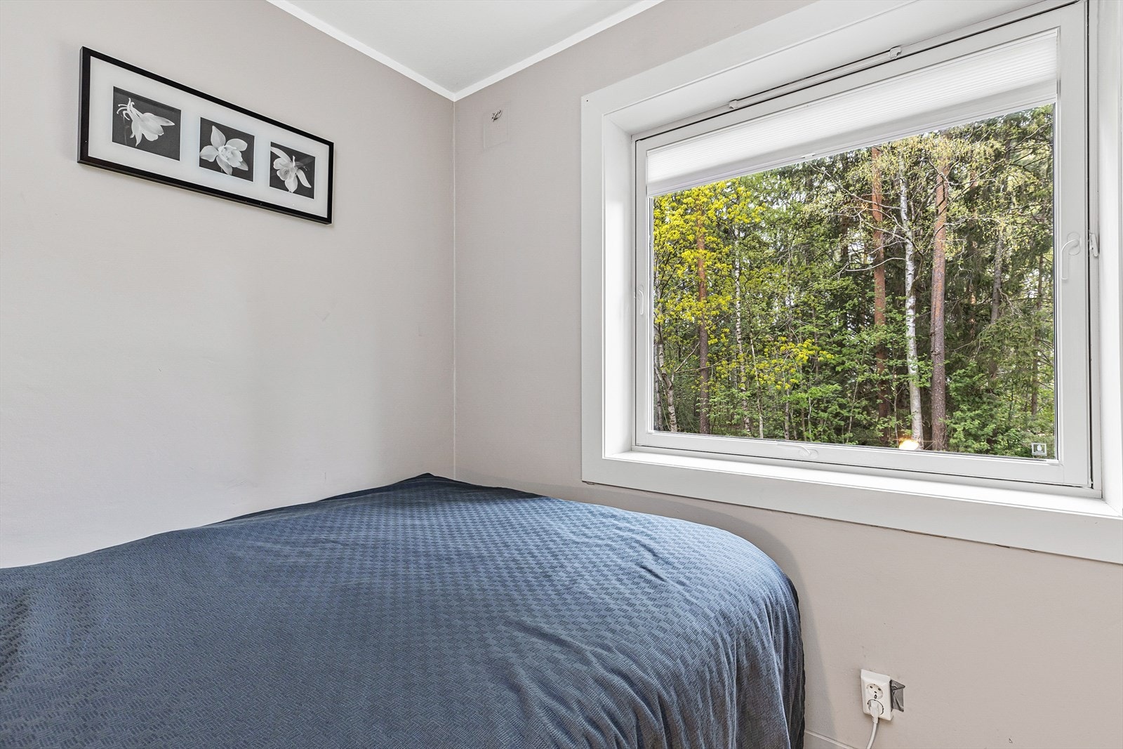 Soverom med god plass til seng og ønsket møblement. Galleribilde