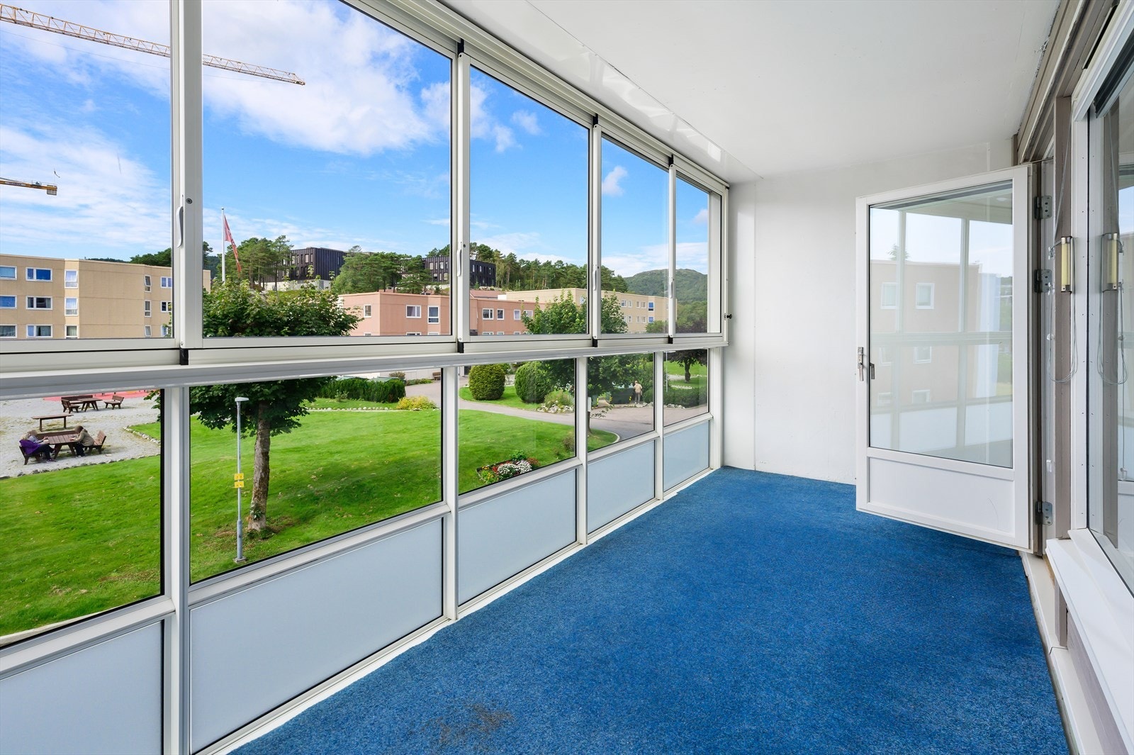 Borettslaget oppgraderte leilighetene med innglasset balkonger i 2015 Galleribilde