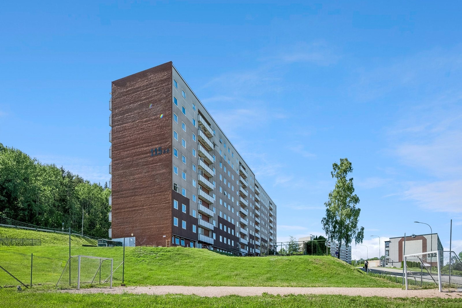 Varmt vann og fyring er inkludert i felleskostnader. Galleribilde