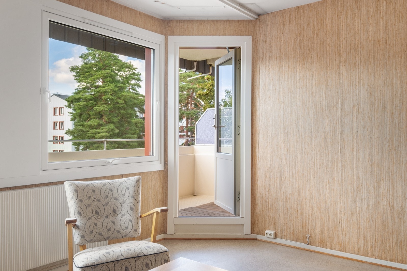 I leiligheten er det flere radiatorer tilkoblet sentralanlegg. Galleribilde