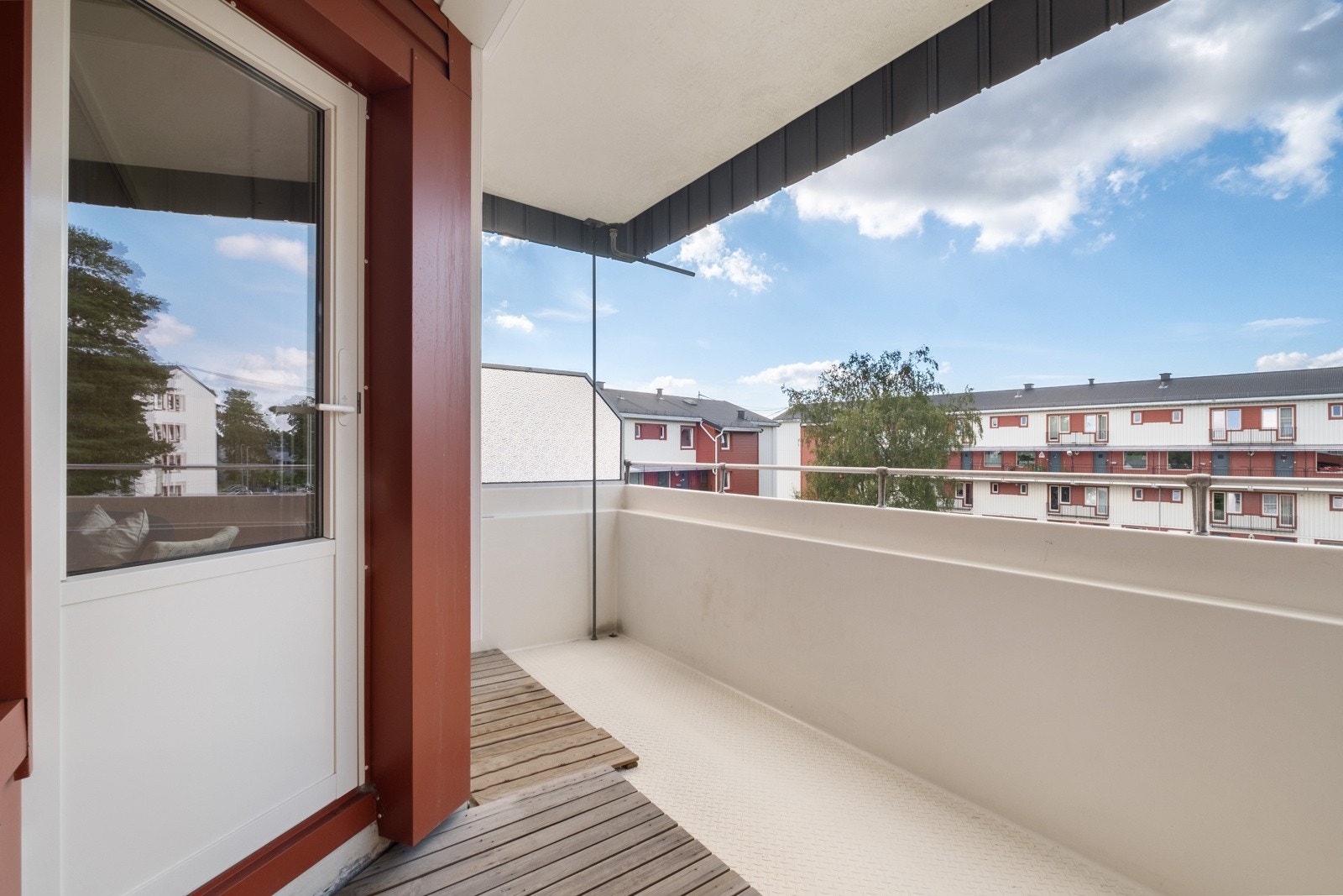 Lun og koselig uteplass. Galleribilde