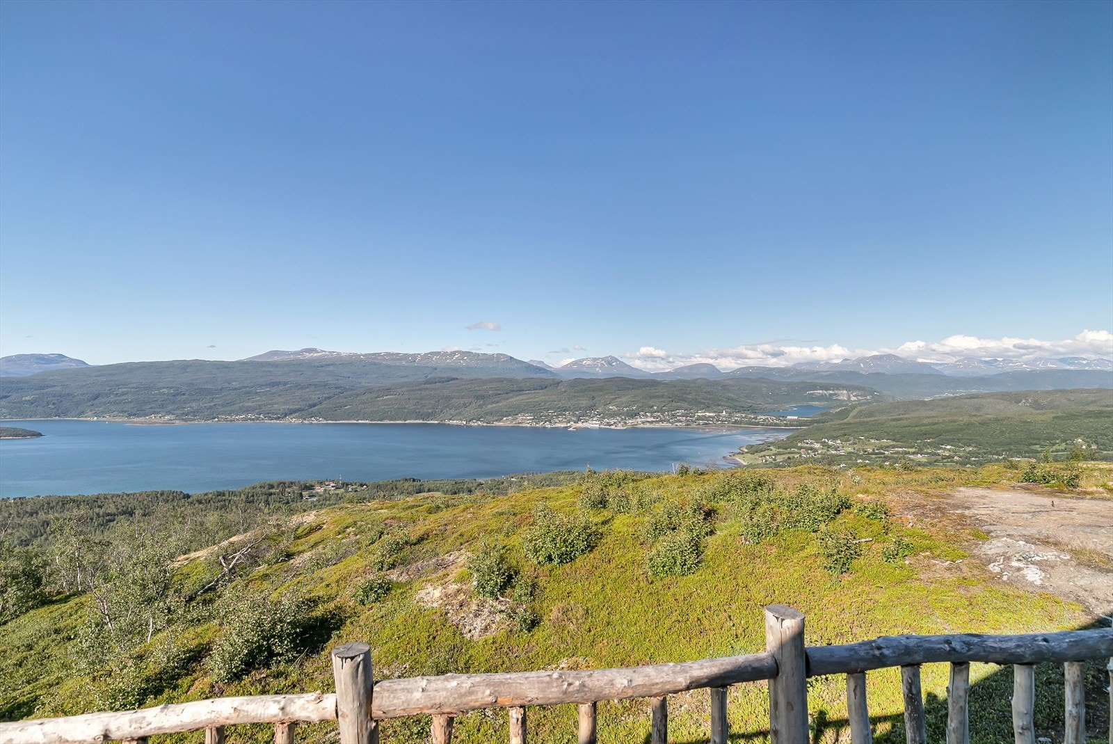 Utsikt mot Sjøvegan Galleribilde