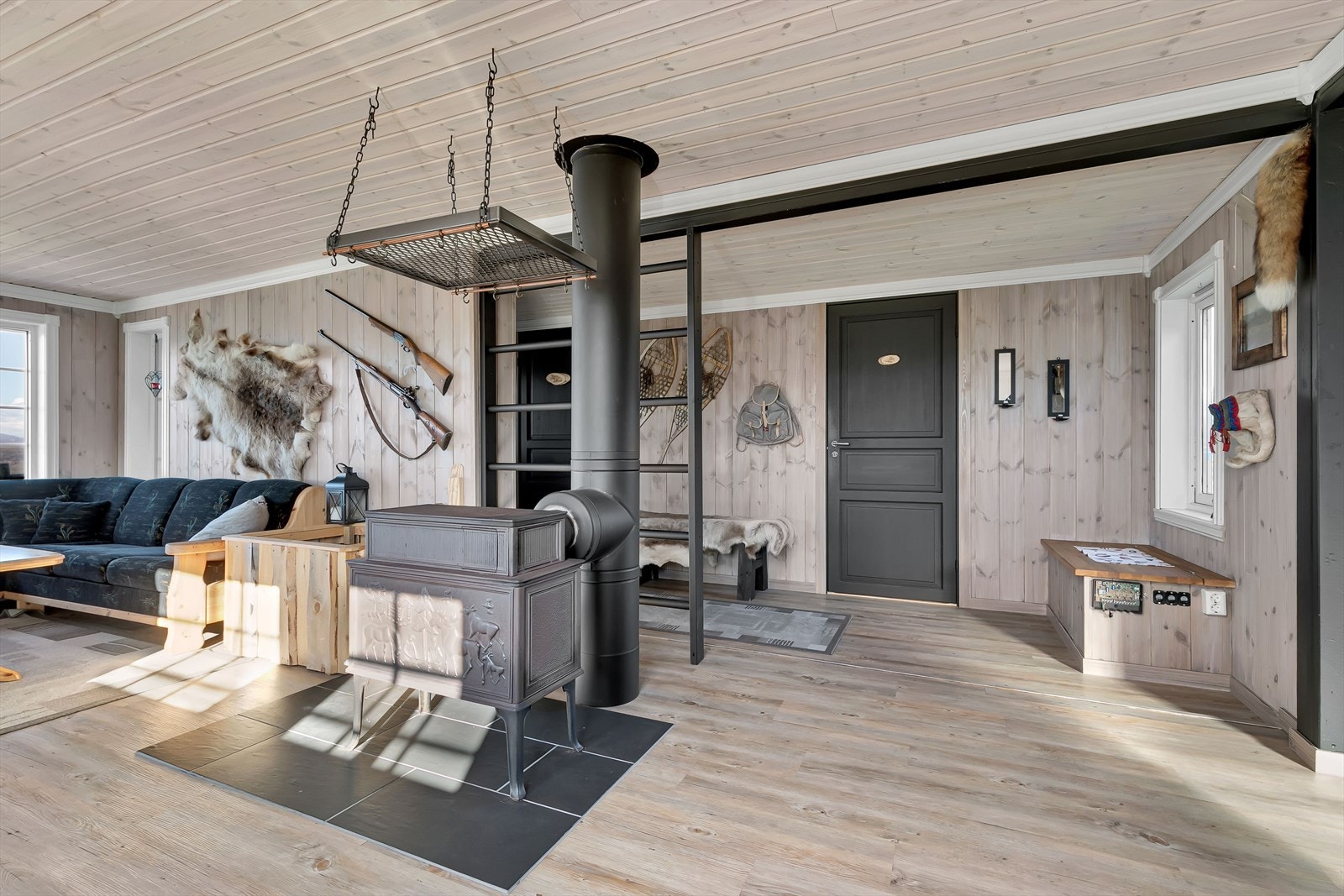 Gang sett fra kjøkken Galleribilde