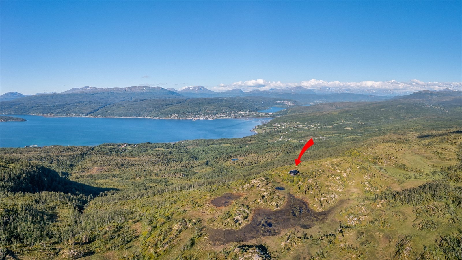 Beliggende i Salangen, ca. 2 km fra Otterå/Labergshaugen Galleribilde