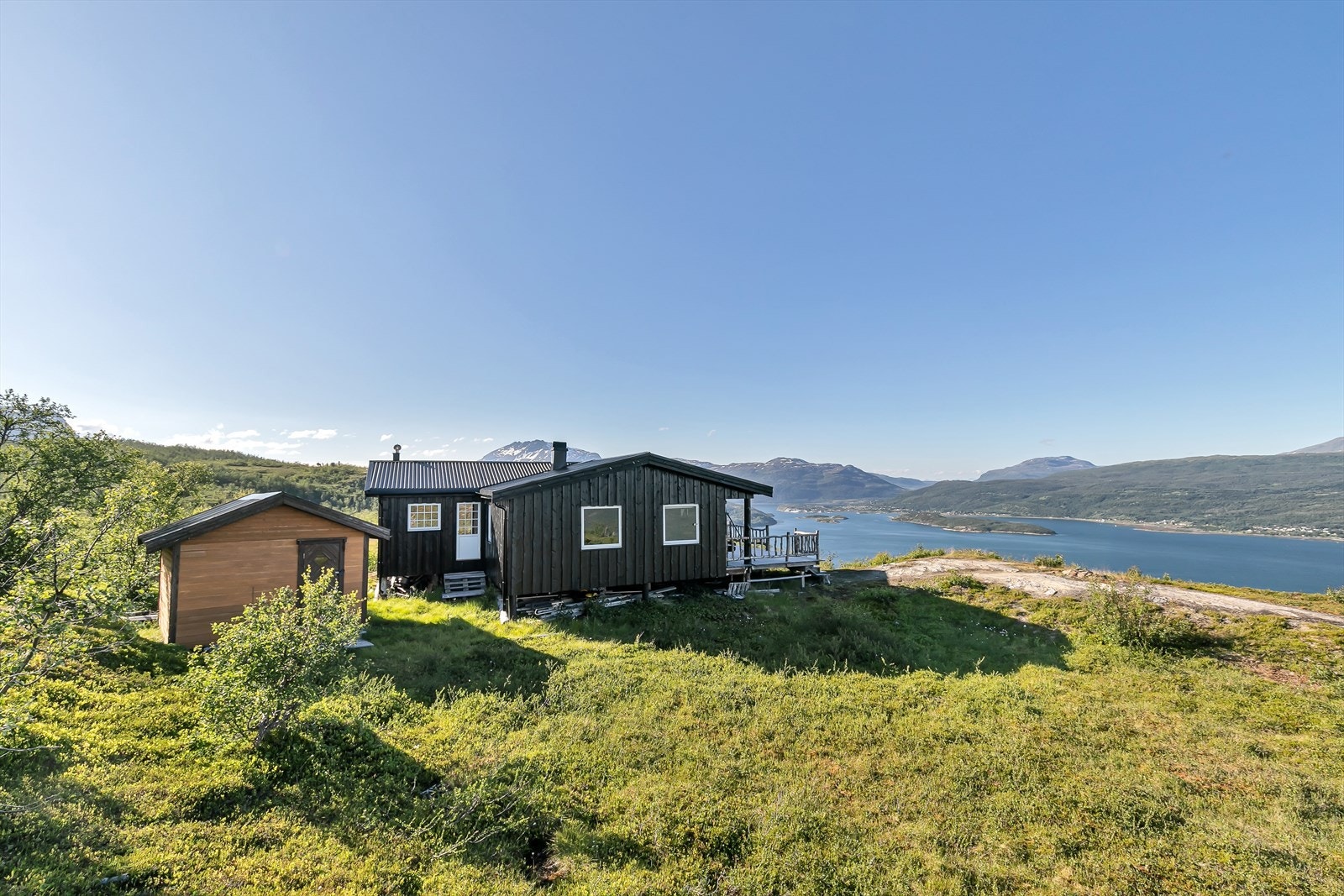 Her presenteres en flott fritidsbolig på utsiktstomt Galleribilde