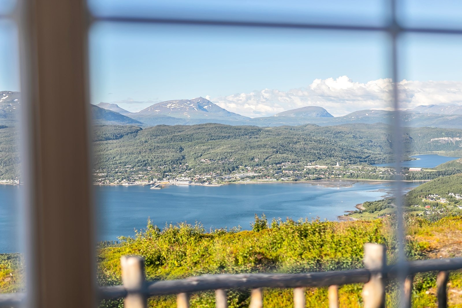 Sjekk utsikten fra stuen! Galleribilde
