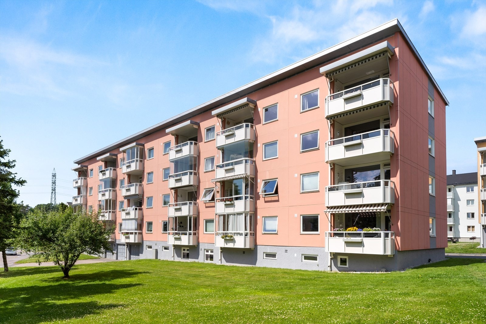 Leiligheten ligger praktisk til i 2. etasje med enkel adkomst. Galleribilde