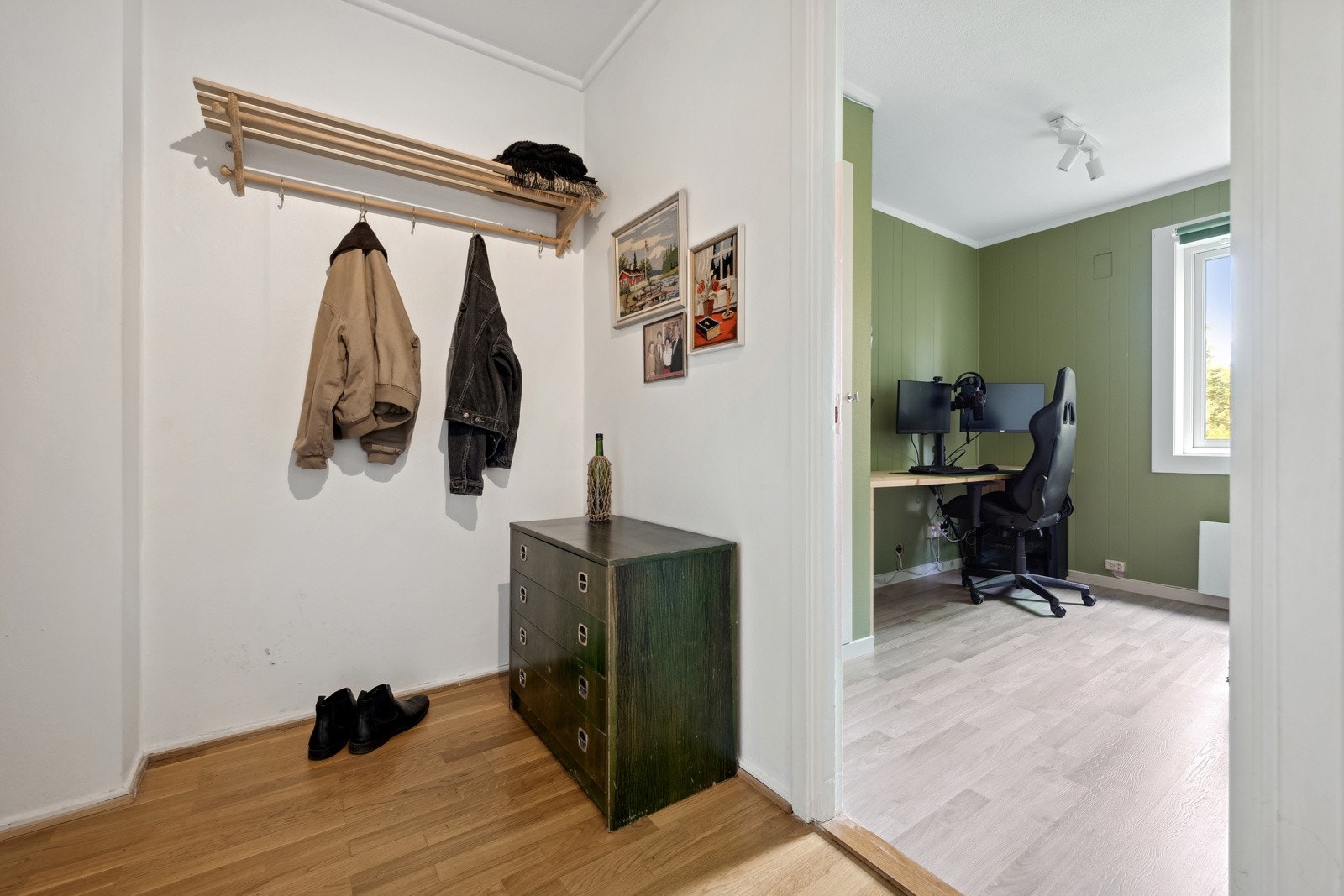 Gang med adkomst til 1 soverom. Galleribilde