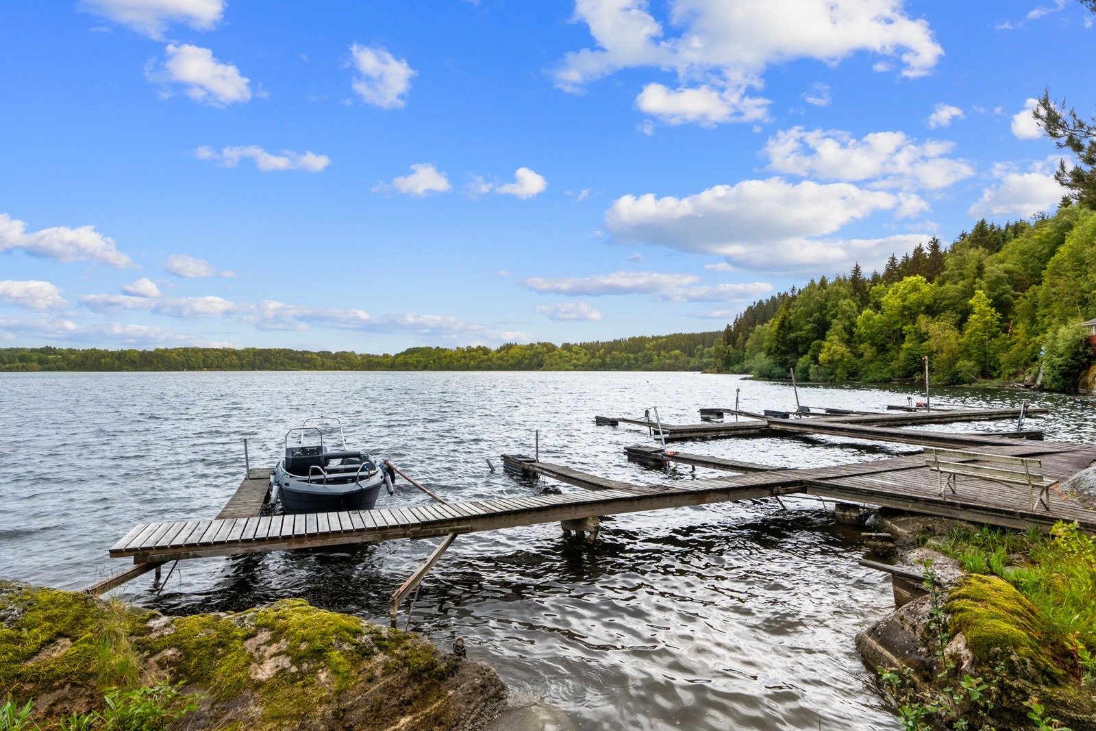 Båtplass ved bryggeanlegg Galleribilde