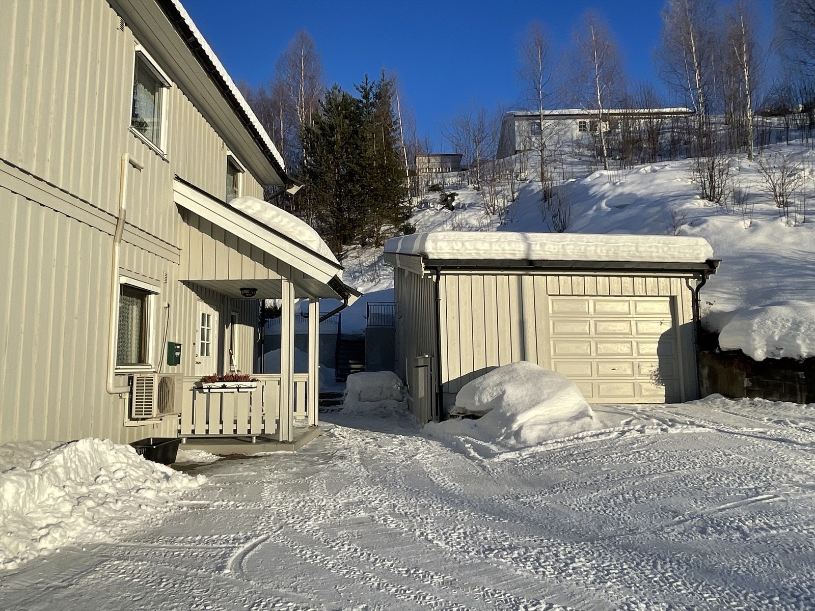 Adkomst til leilighet på sørsiden -Velkommen inn! Galleribilde