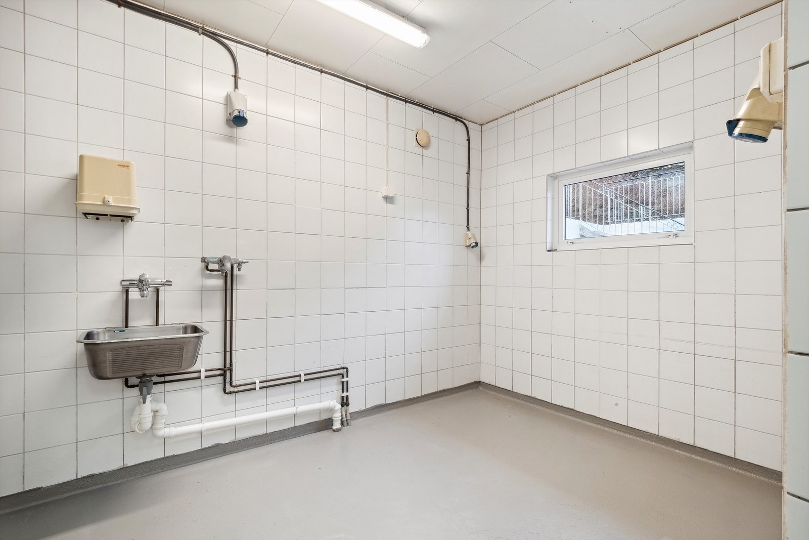 Tidligere stekerom med adkomst fra produksjonsrommet. Galleribilde