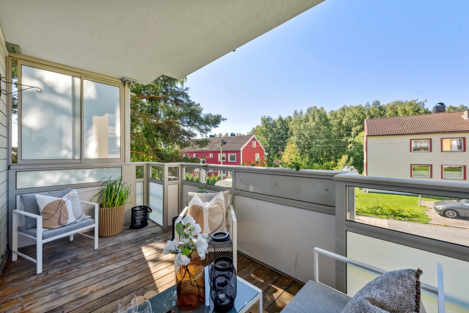 Høy førsteetasje med deilig balkong. Galleribilde