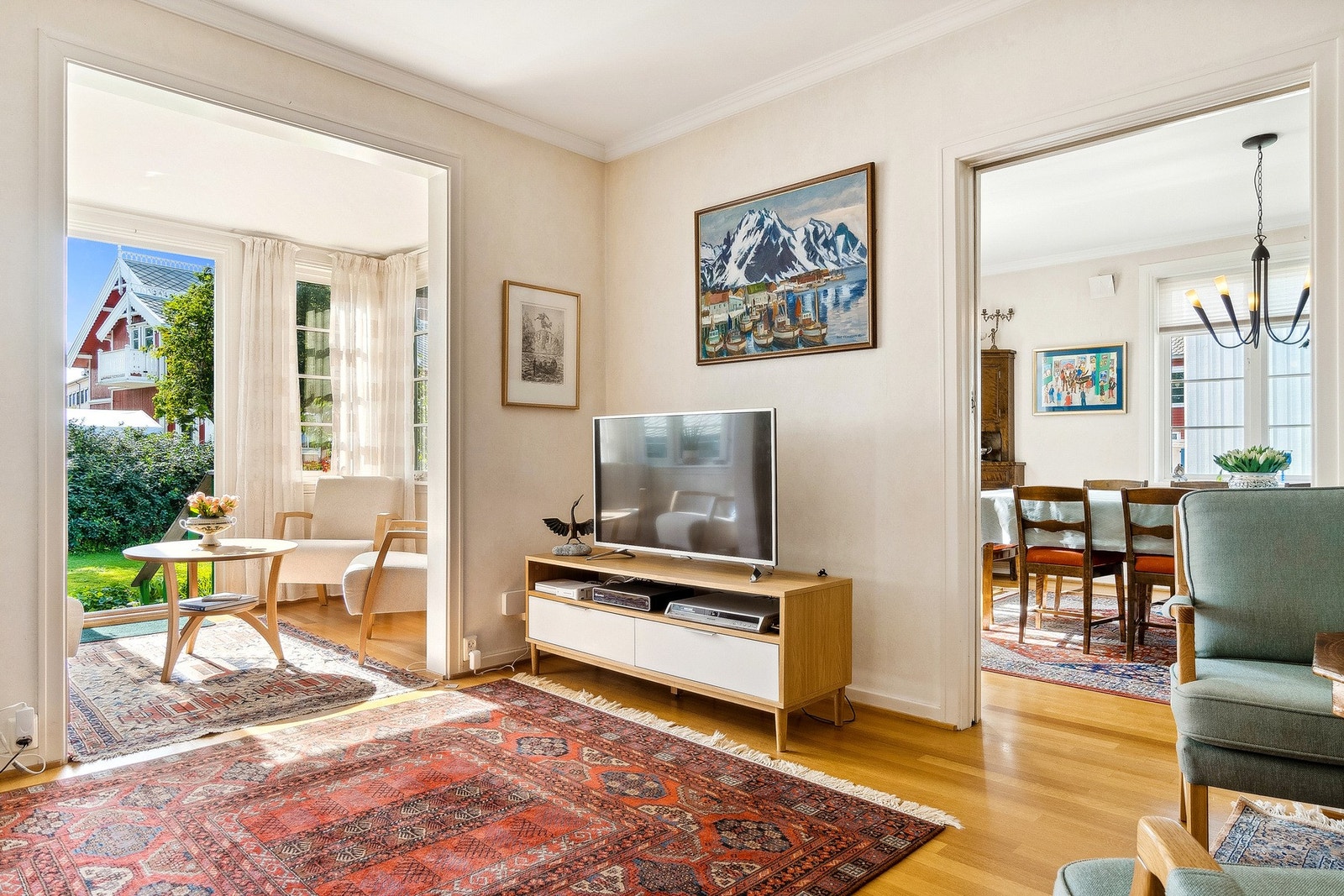 Fra ei av stuene har du tilgang til herlige utearealer Galleribilde