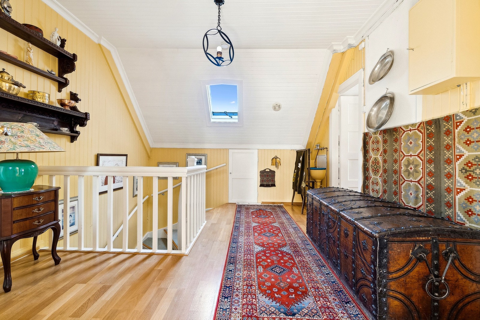 Hall/trapperom 2. etasje Galleribilde