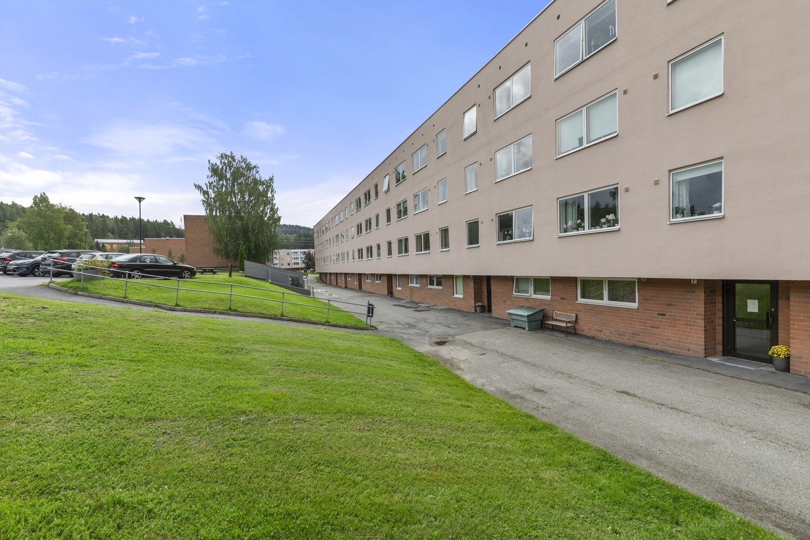 Inngangsparti. Galleribilde