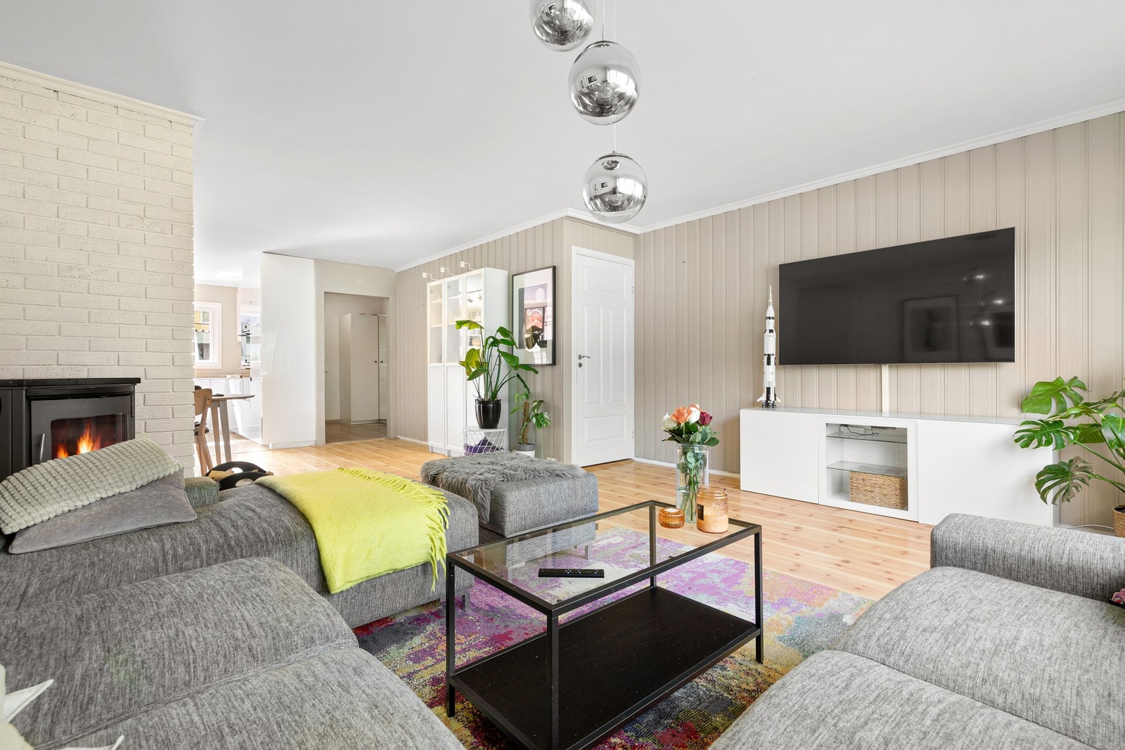 God oppvarming med vedfyring. Galleribilde