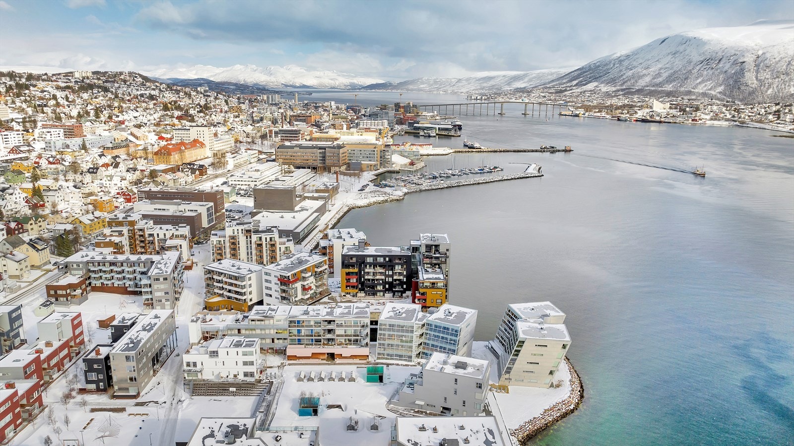 Ypperlig mulighet for deg som ønsker å bo i maritime miljøer på Strandkanten med nærhet til sentrums fasiliteter Galleribilde