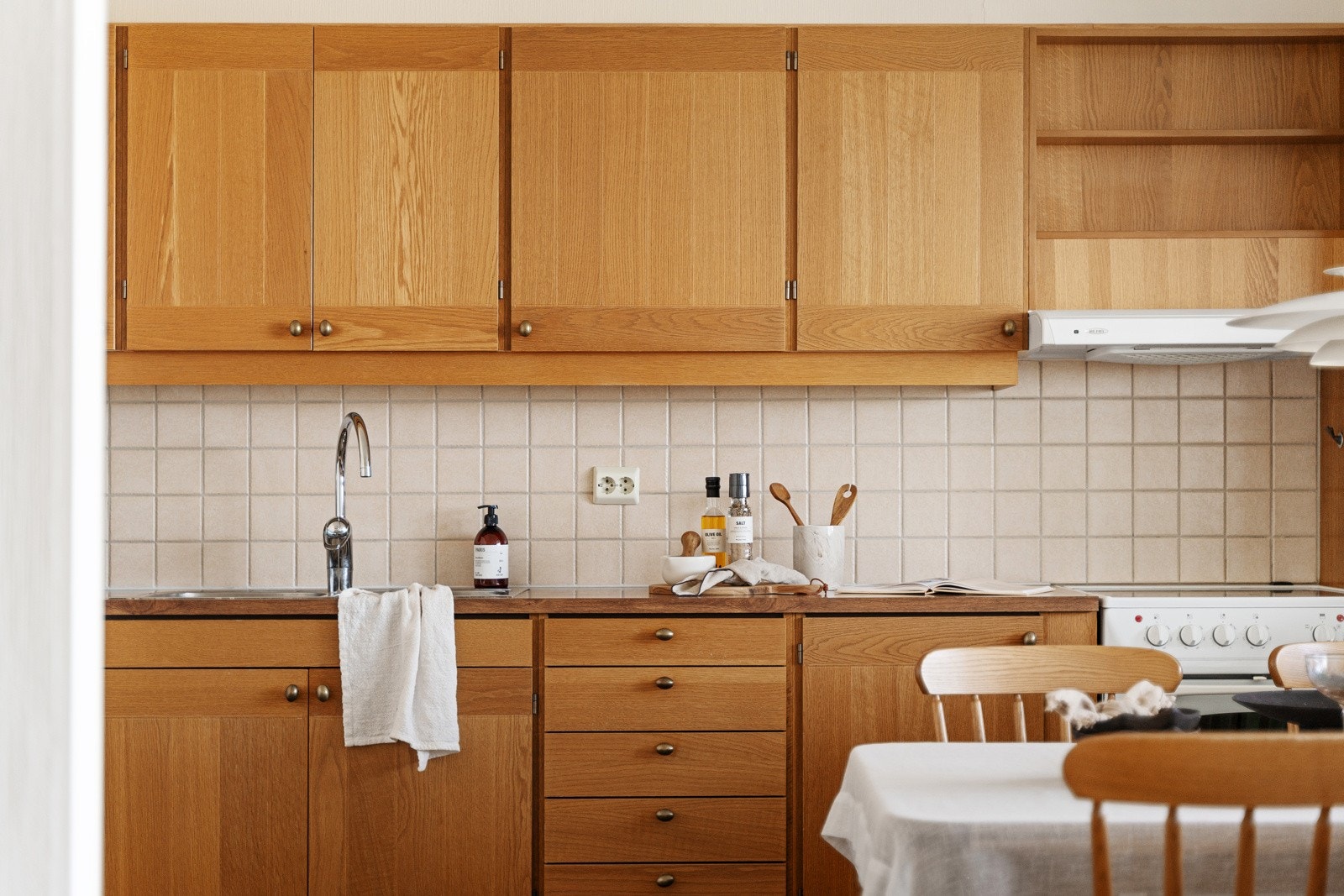 Kjøkkeninnredning i eik Galleribilde