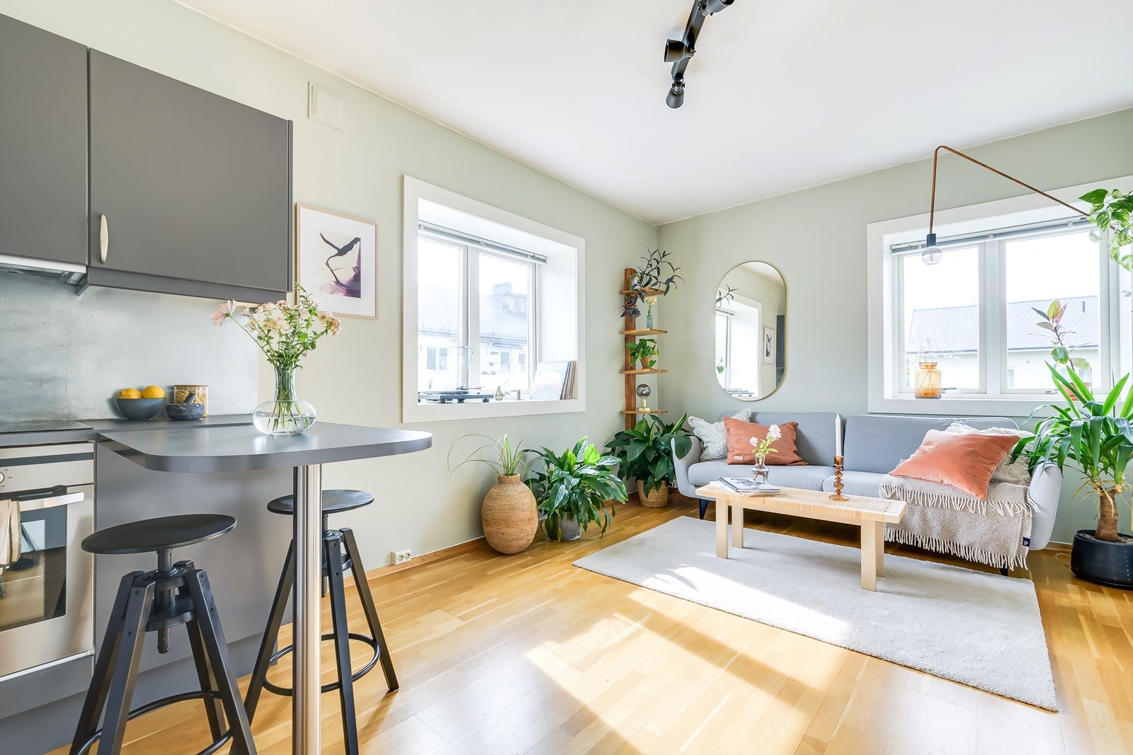 Lyst og høytliggende på fantastisk adresse med alt like utenfor døren Galleribilde