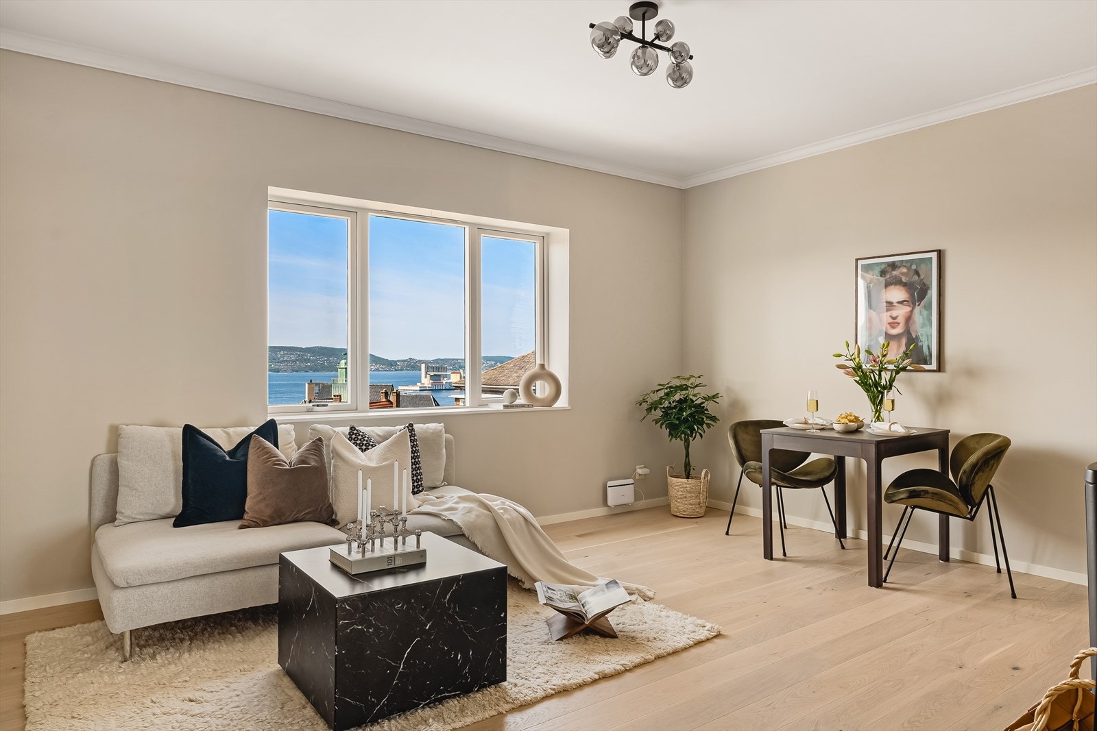 Eiendomsmegler Vest ved Magnus Sandvåg har gleden av å presentere Kirkegaten 47! Galleribilde