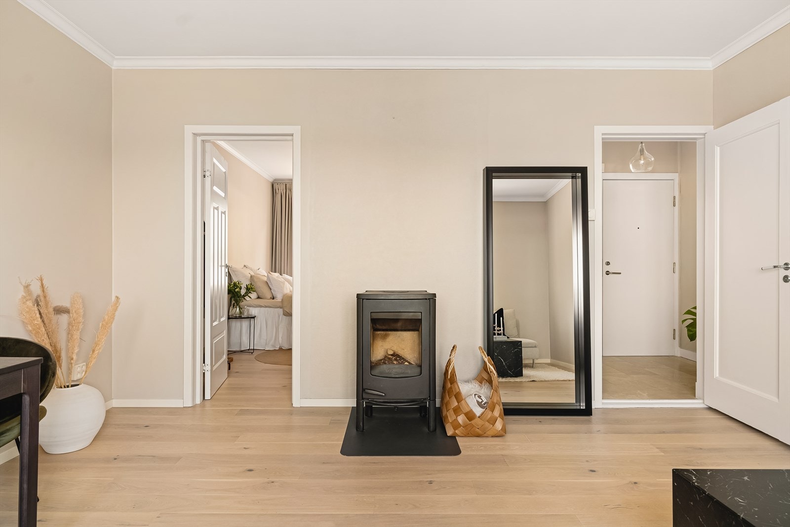 Koselig peis som skaper en god atmosfære når mørket senker seg. Galleribilde