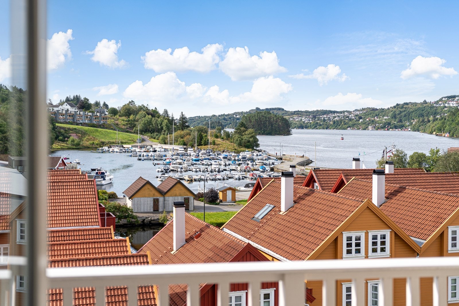 Utsikt fra terrasse i loftsetasjen Galleribilde