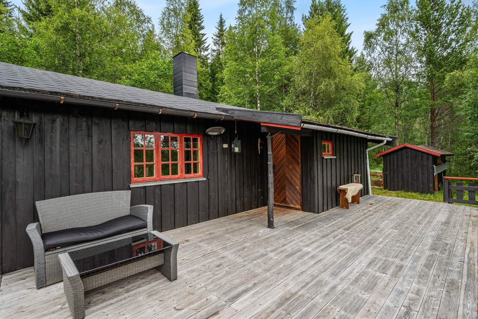 Stor veranda med gode solforhold. Galleribilde