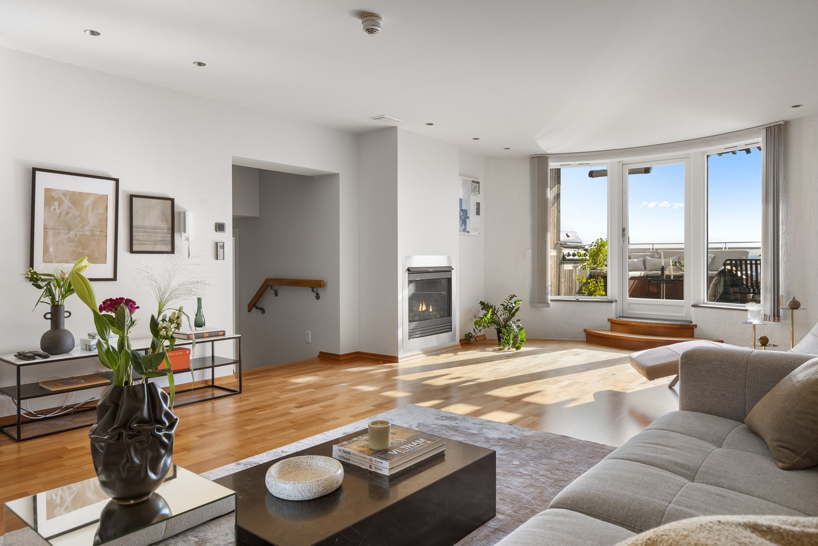 Varme i gulv i alle oppholdsrom for moderne komfort. Galleribilde