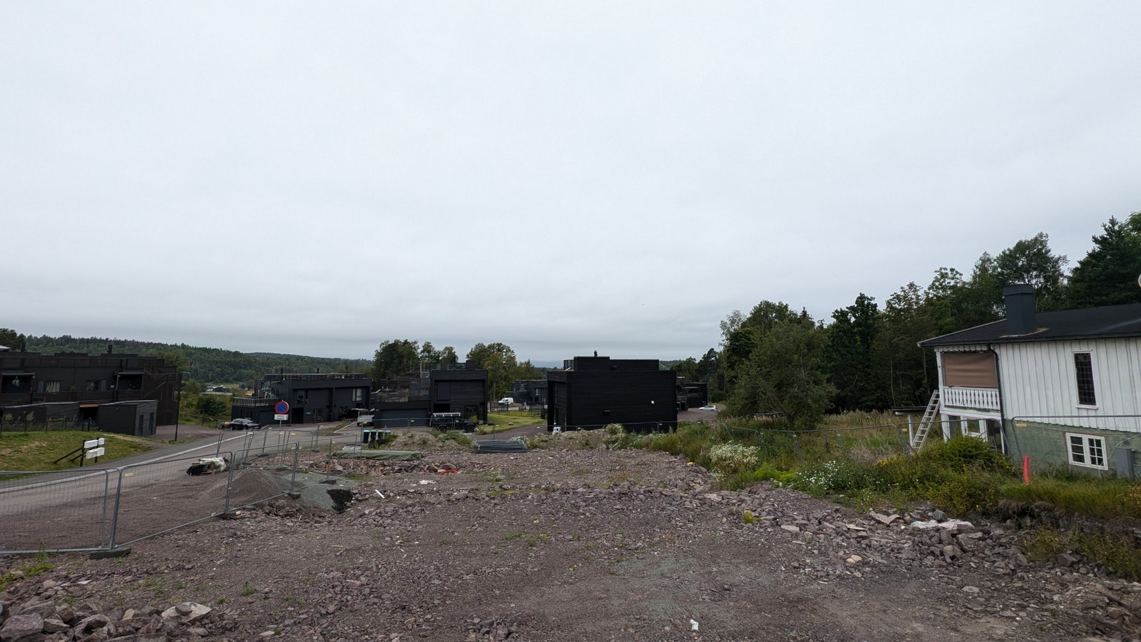 Bildet viser plasseringen av tomtene Barnålsvingen 28 og 30 Galleribilde