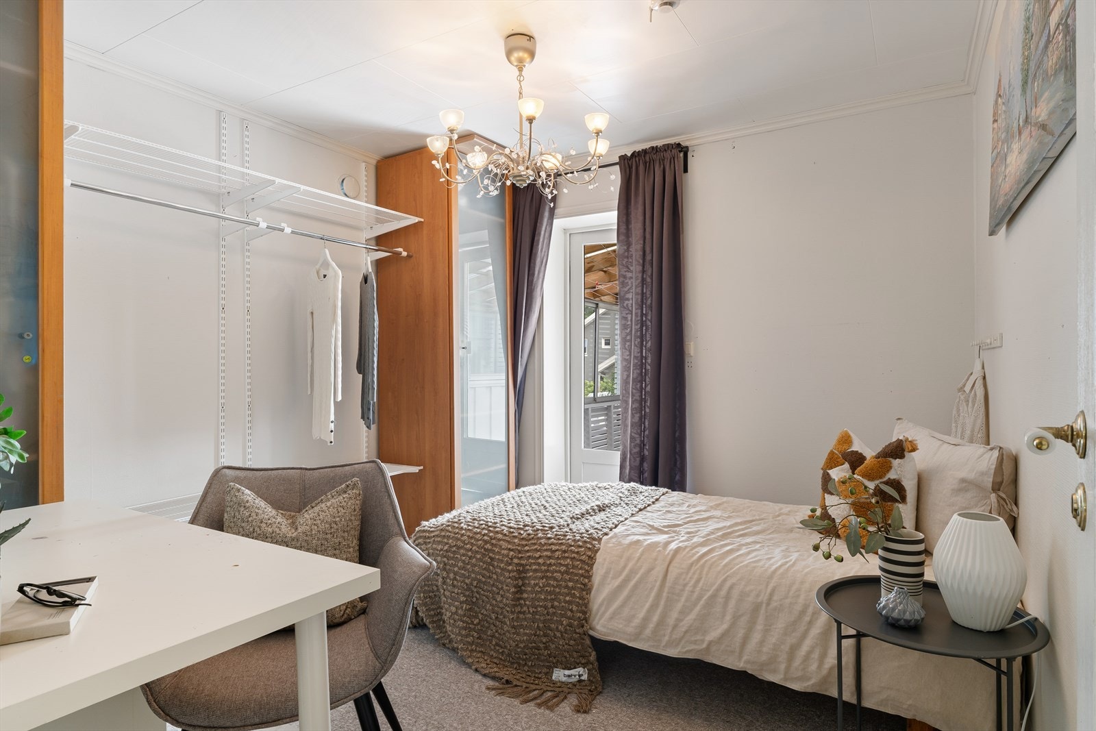 1 av 3 soverom i 1. etg. God plass til mer enn bare seng. Galleribilde