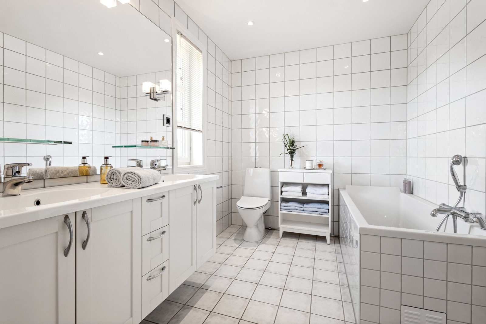 Bad i tilknytning til hovedsoverommet Galleribilde