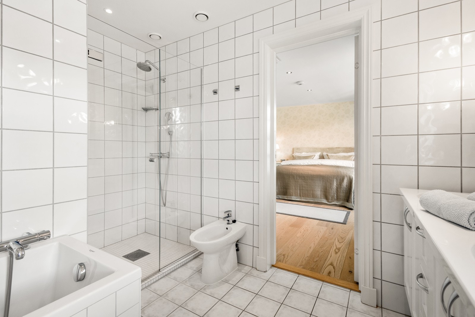 Bad i tilknytning til hovedsoverommet Galleribilde