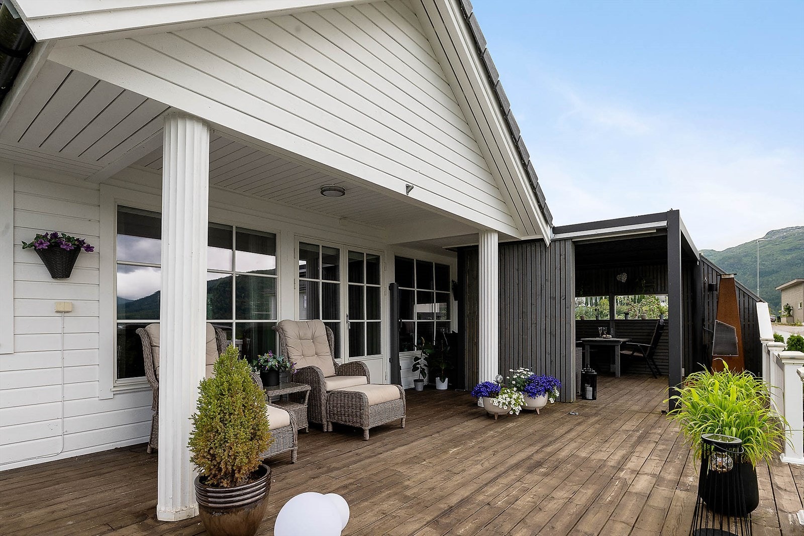Med pergola får man en forlengelse av boligen og et areal man kan bruke gjennom hele året. Galleribilde