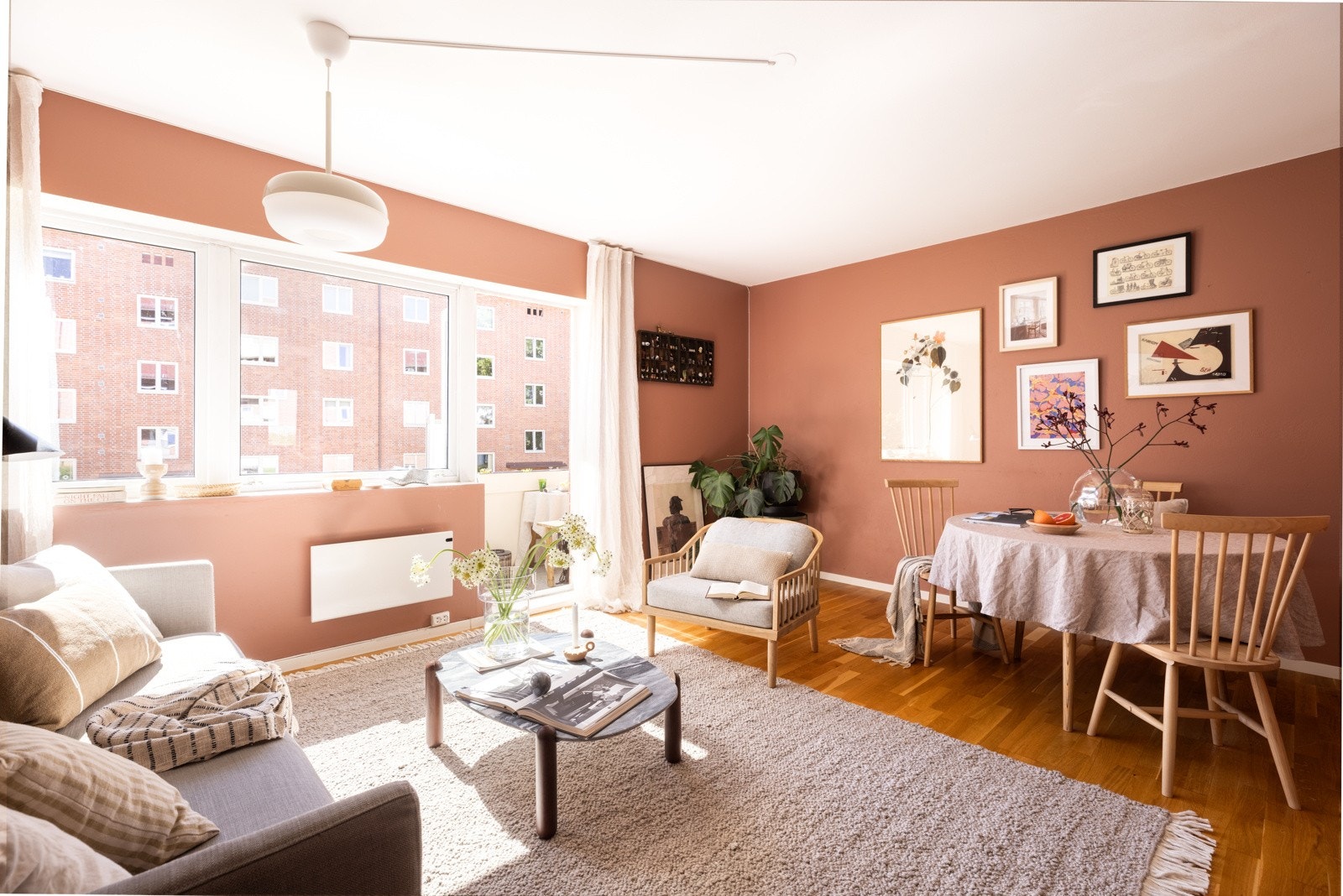 Cecilie Elliott Jørstad i Privatmegleren ønsker velkommen til visning! Galleribilde