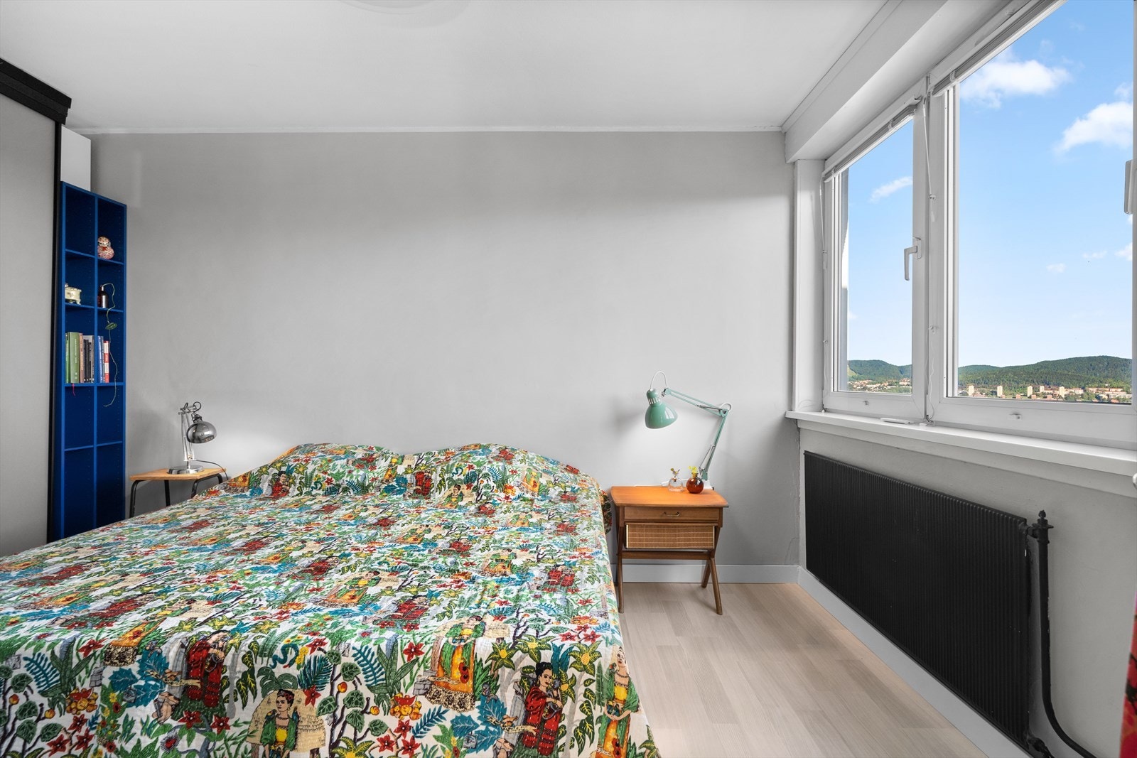 Soverom er romslig og usjenert med upåklagelig utsikt. Eget walk-in closet. Galleribilde
