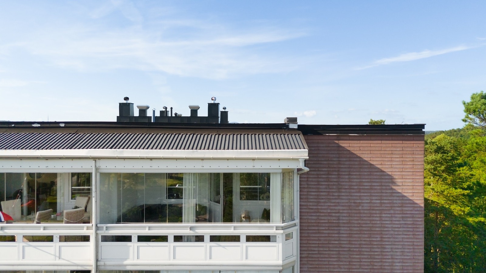 Leilighetens plassering på toppen gir begrenset med nabostøy og ingen gjenboere. Galleribilde