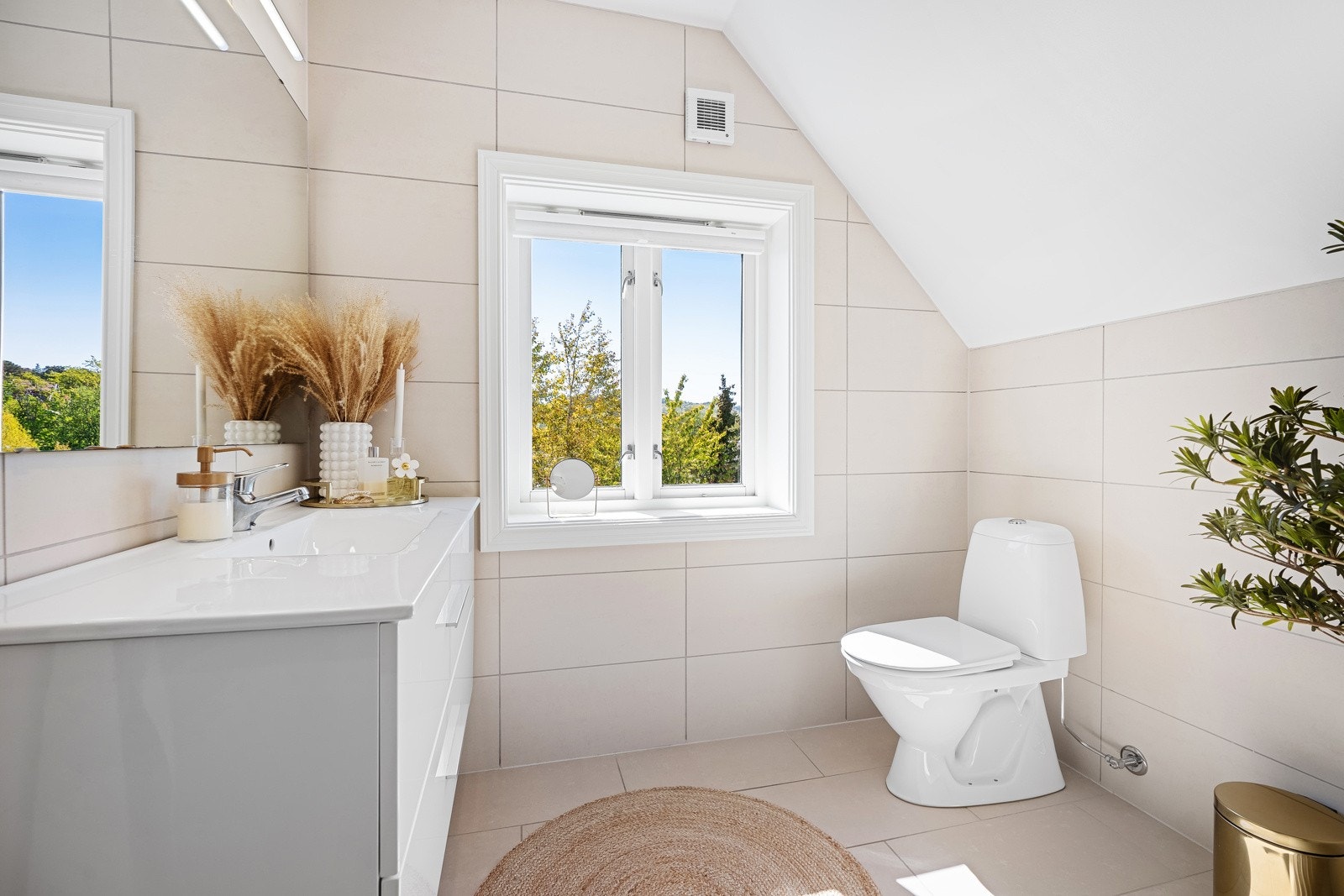 Del av dusjbadet med wc i 2.etg. Galleribilde
