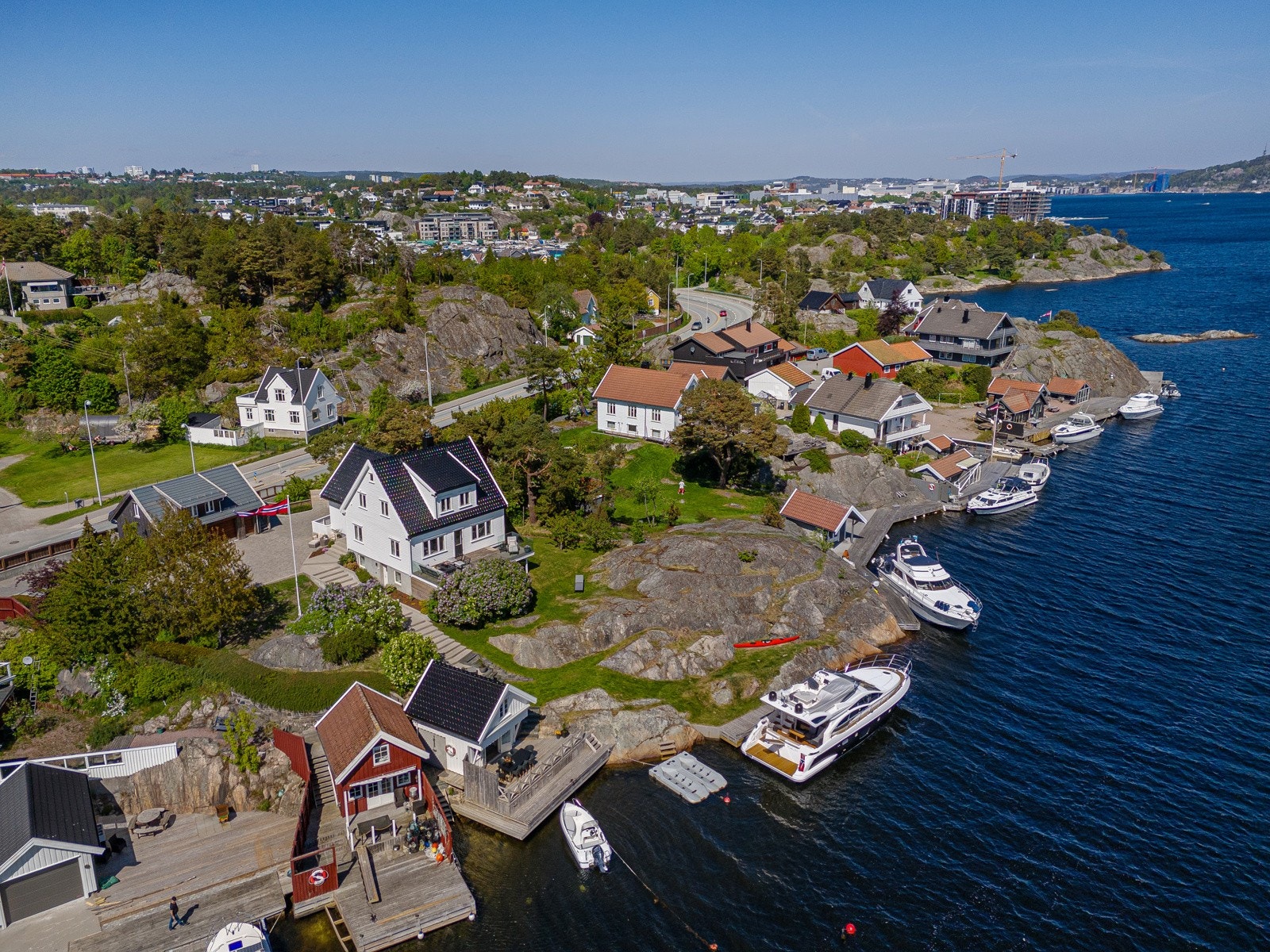 Dronefoto over området Galleribilde